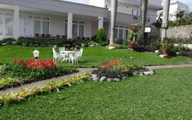 In Villa Garden Resort