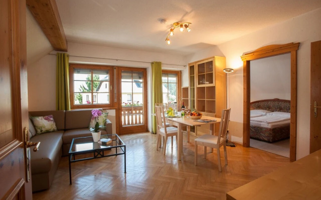 Schluga Spa Apartments & Mobile Homes