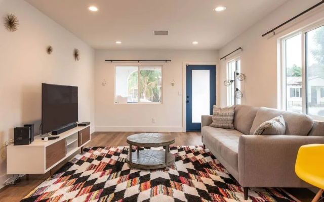 Newly Remodeled 3 BDR House Near Dodgers Stadium