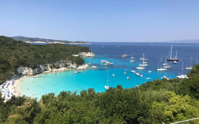 Paxos' Villa - Pool & AC