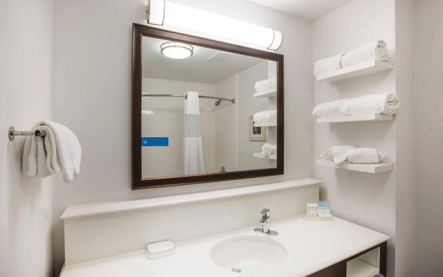 Hampton Inn Cleveland Airport - Tiedeman Road