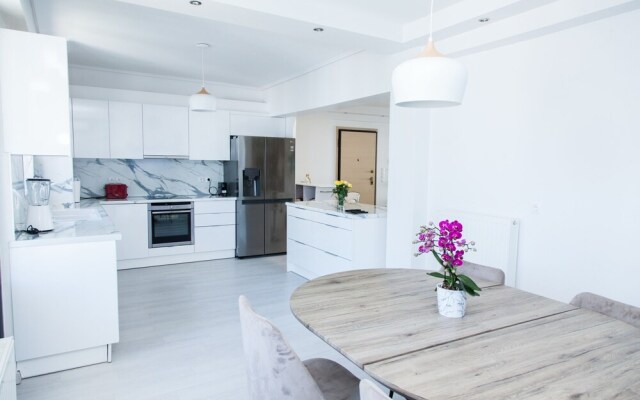 Luxury Apt in the center of Glyfada