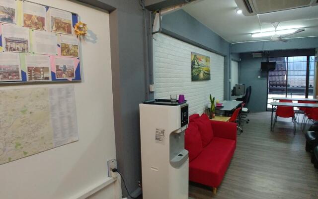 DENAI The Backpackers Residence