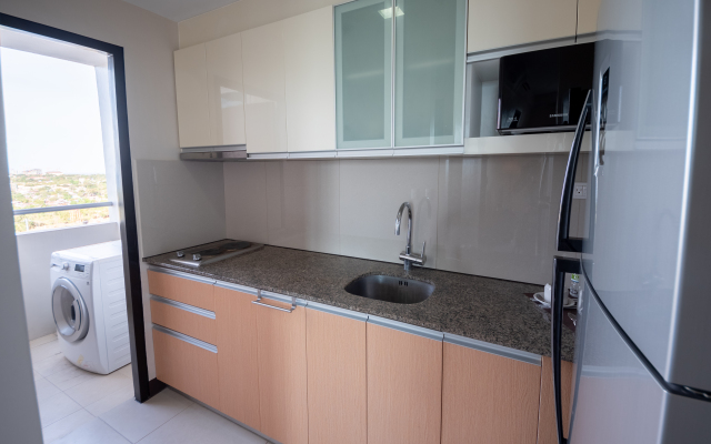 8 Newtown Blvd Apartments