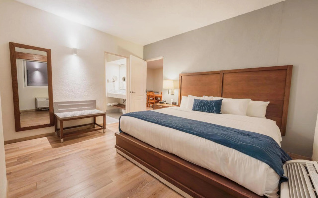 Comfort Inn Monterrey Valle