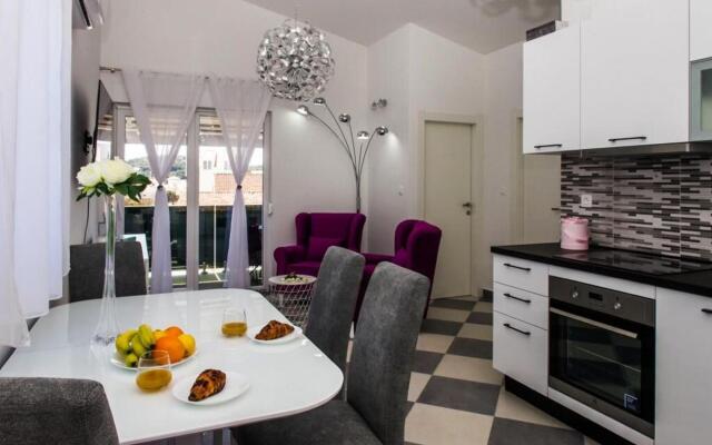 Apartments Zdeslav in Rogoznica