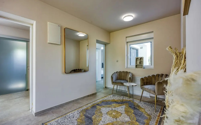 Villa Samara with Pool