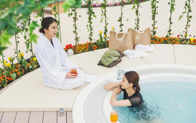 ROYAL CHESTER NAGASAKI hotel & retreat