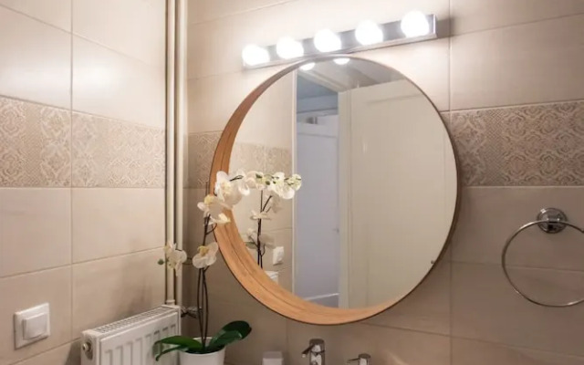 Blue Ark Acropolis Light