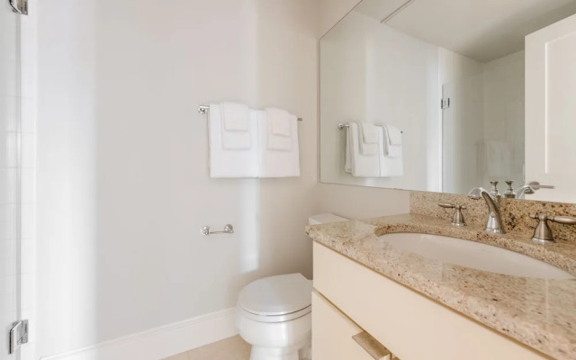 Oakwood At 234 Newbury