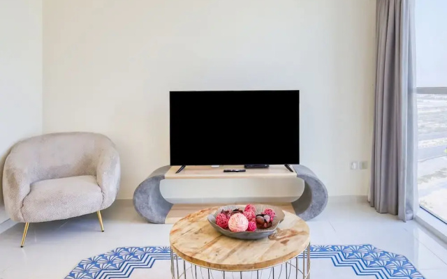 Carson Elegant Living in One Bedroom