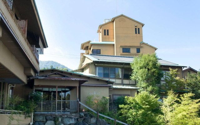 Arima Onsen Hanano – Adults Only