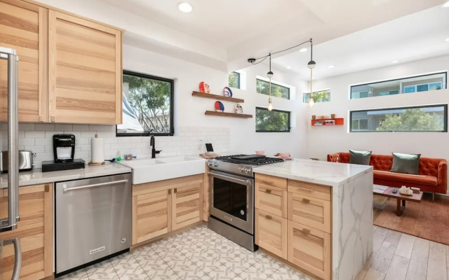 715-717 N El Centro Avenue Townhouse 4 Bedrooms 4.5 Bathrooms Townhous