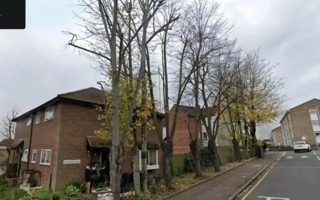 Cozy Romford Escape With Modern Amenities