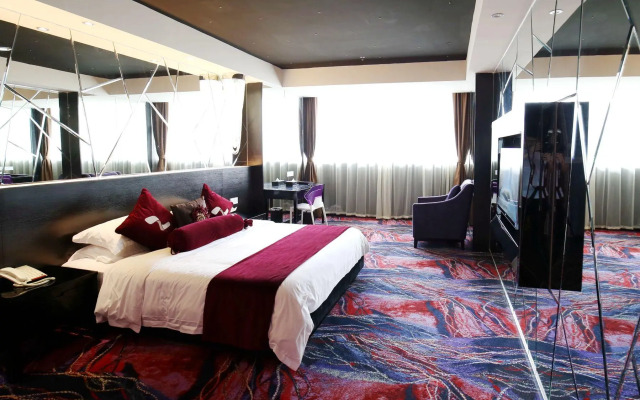 Grand Nest Hotel