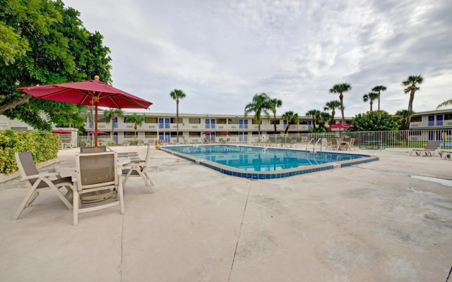 Motel 6 Cocoa Beach, FL