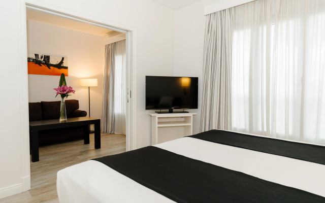 Loi Suites Recoleta Hotel
