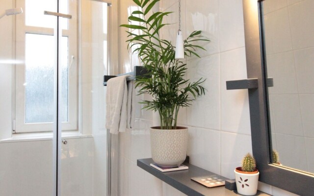 Bright, Spacious Flat For 2 in Edinburgh
