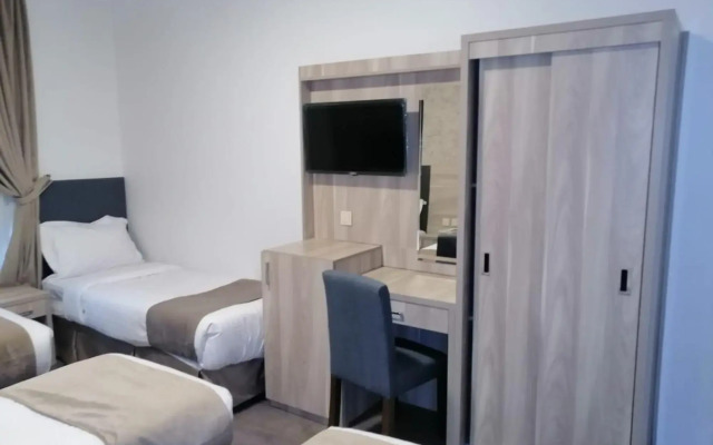 Hayah Grand Hotel
