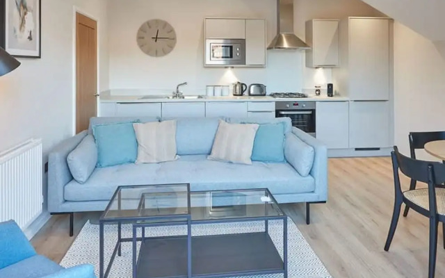 Host Stay Skyline Apartment