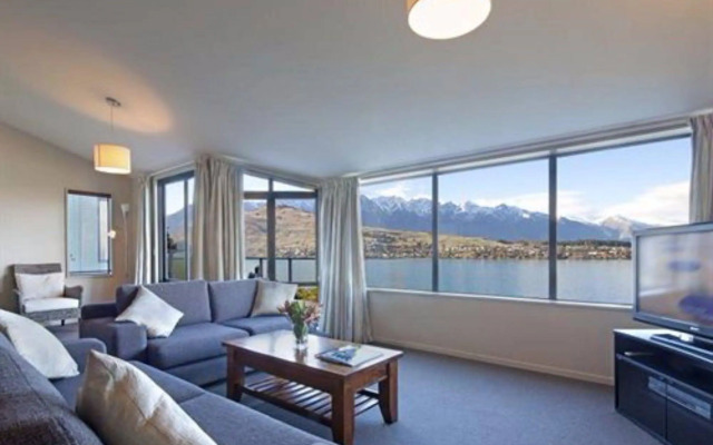 Spinnaker Bay Apartments