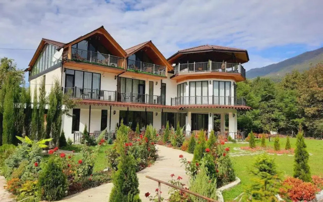 Guest Tsibena House in Racha