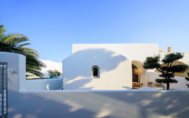 Oia Treasures Art Suites