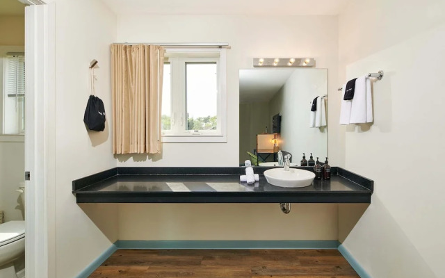 Greenporter Hotel