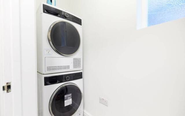 The Hammersmith Escape - Alluring 5bdr Flat