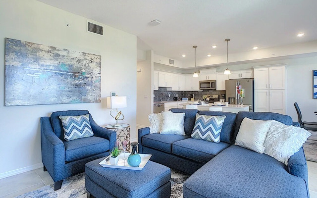 Updated Condo, 5 mi to Disney, On-site Water Park!