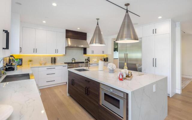 Curson Modern