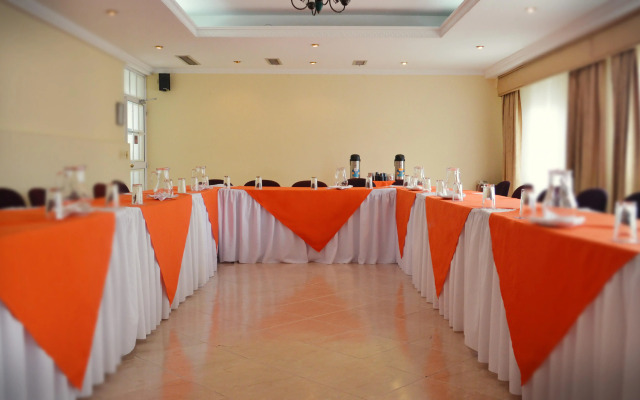 Hotel Plaza Versalles