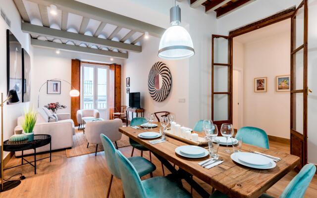 Magnificent 4 bedroom apartment in Cadiz center. San Antonio V