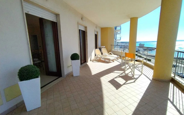 Rosa Virginia Vista Mare 1