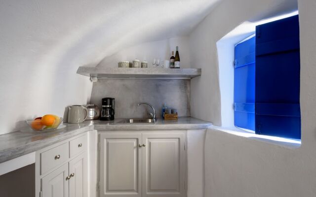 Ianthe Apartments & Villa