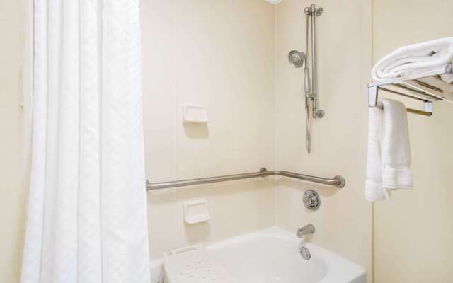 Days Inn by Wyndham Metter