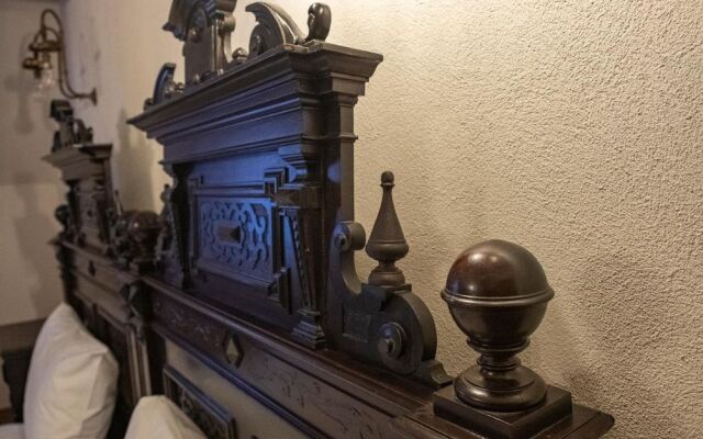 The Throne Boutique Hotel