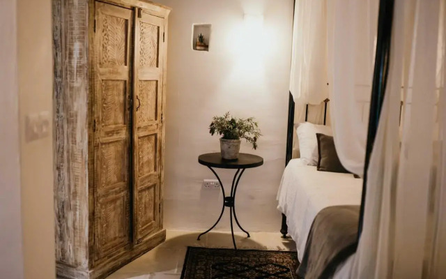 Apanemia Inn