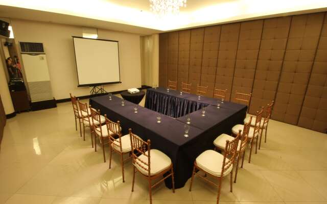 EON Centennial Plaza Hotel