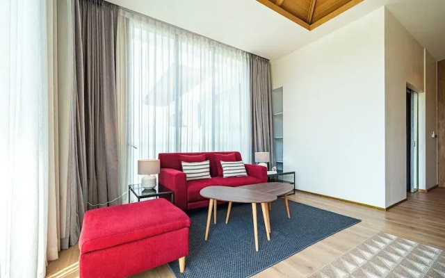 Teak 5BR Pool Villa Bang Tao + Airport Shuttle