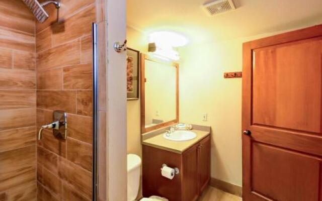 Eagle Springs East 207: Resting Moose Suite