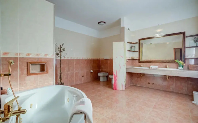 Villa Oasi With Private Pool