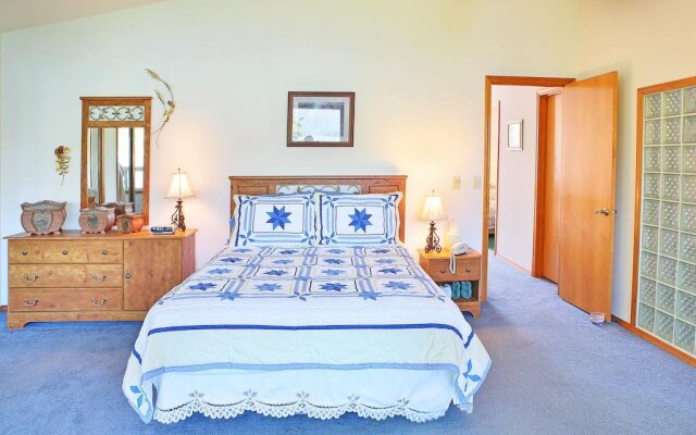 Quiet Cove Lake House