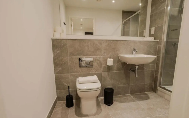 Bianco Suite 2BR With City Views
