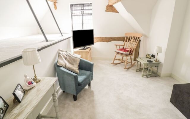 Tudor Loft - High Street
