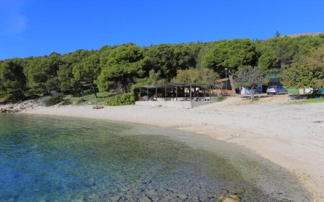 Apartments with a parking space Seget Vranjica, Trogir - 19022