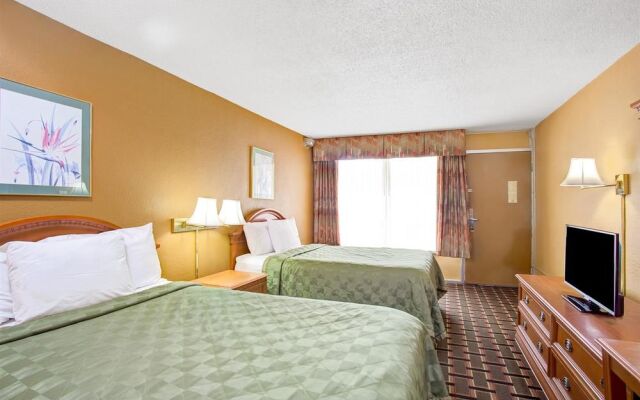 Days Inn Charleston Airport Coliseum