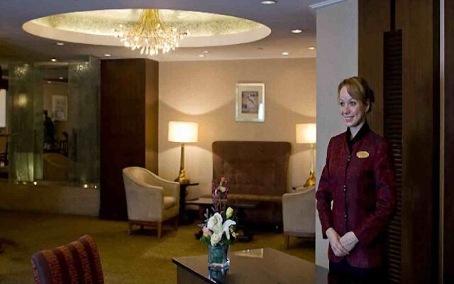 Yun-Zen Jinling World Trade Plaza Hotel