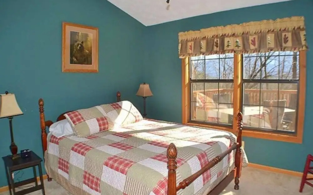 A Honeybear Hideaway