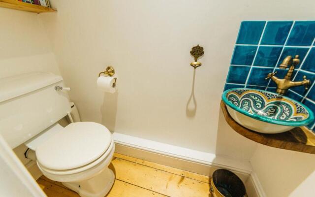 Stylish & Spacious Victorian Home in Trendy Suburb